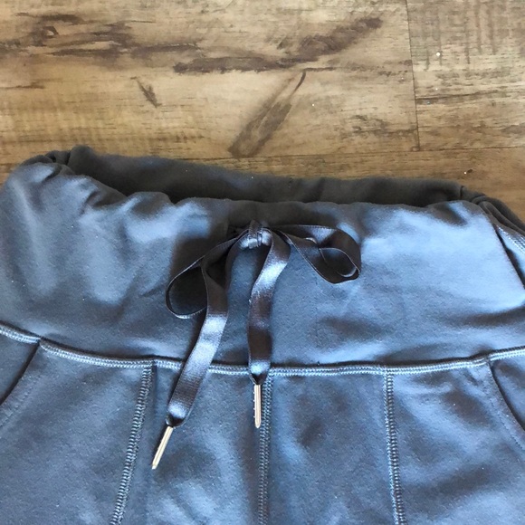 LULULEMON 🍋 athletic leggings - Picture 4 of 4